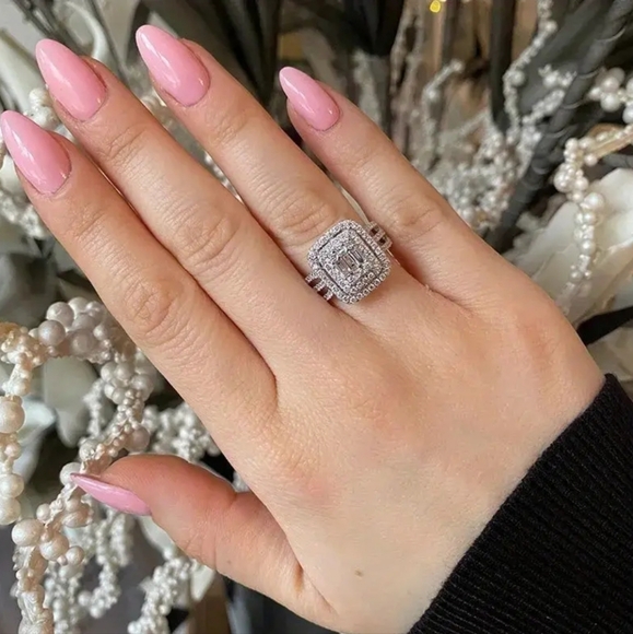 14k White Gold plated diamond ring - Picture 3 of 4